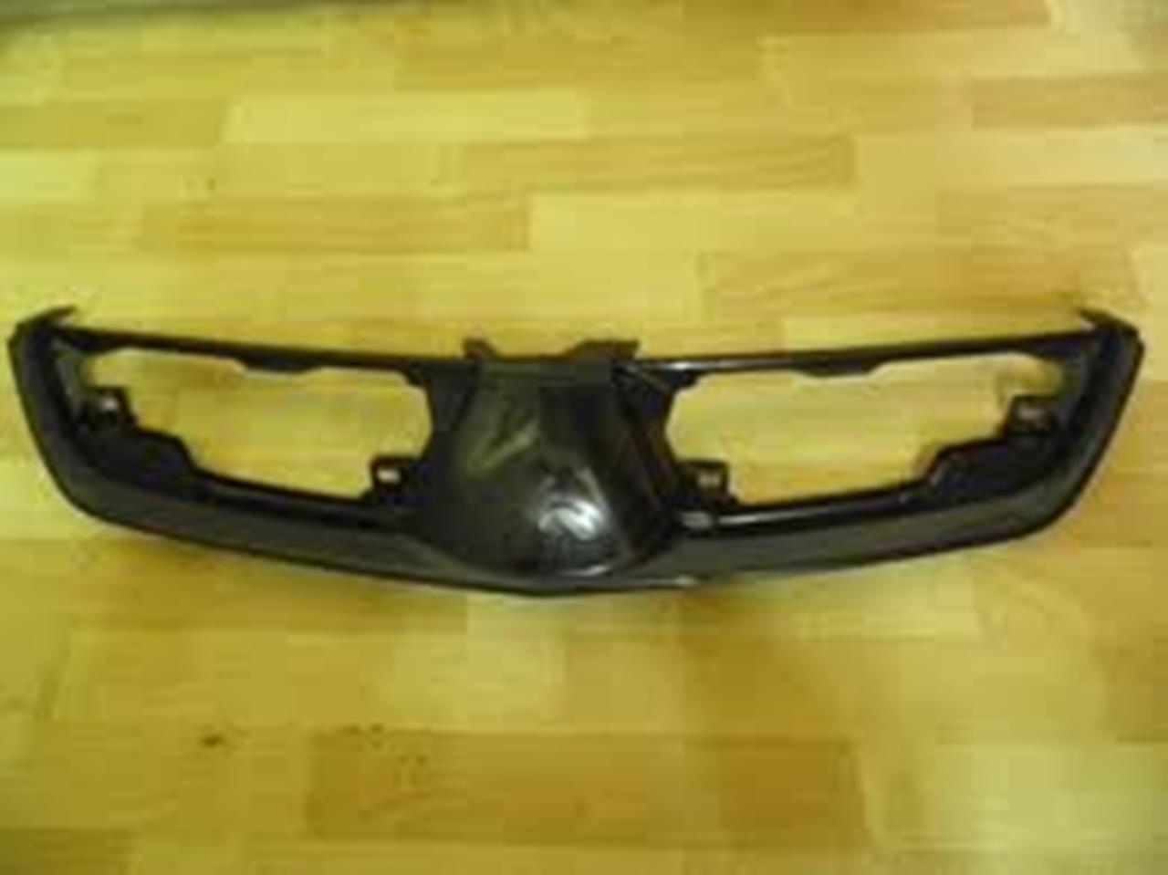 Рамка решетки радиатора  MITSUBISHI LANCER 2006- 