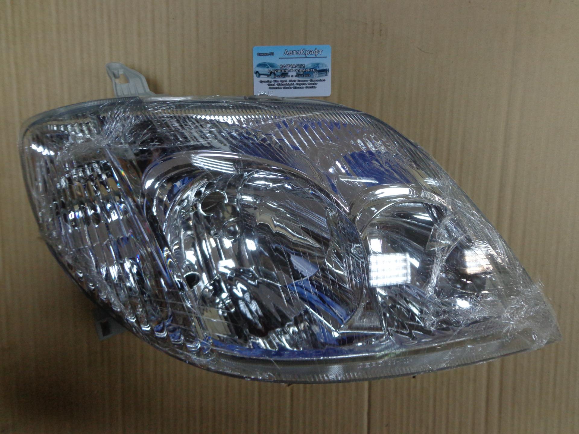 Фара правая под корректор Toyota Corolla 2002- SDN